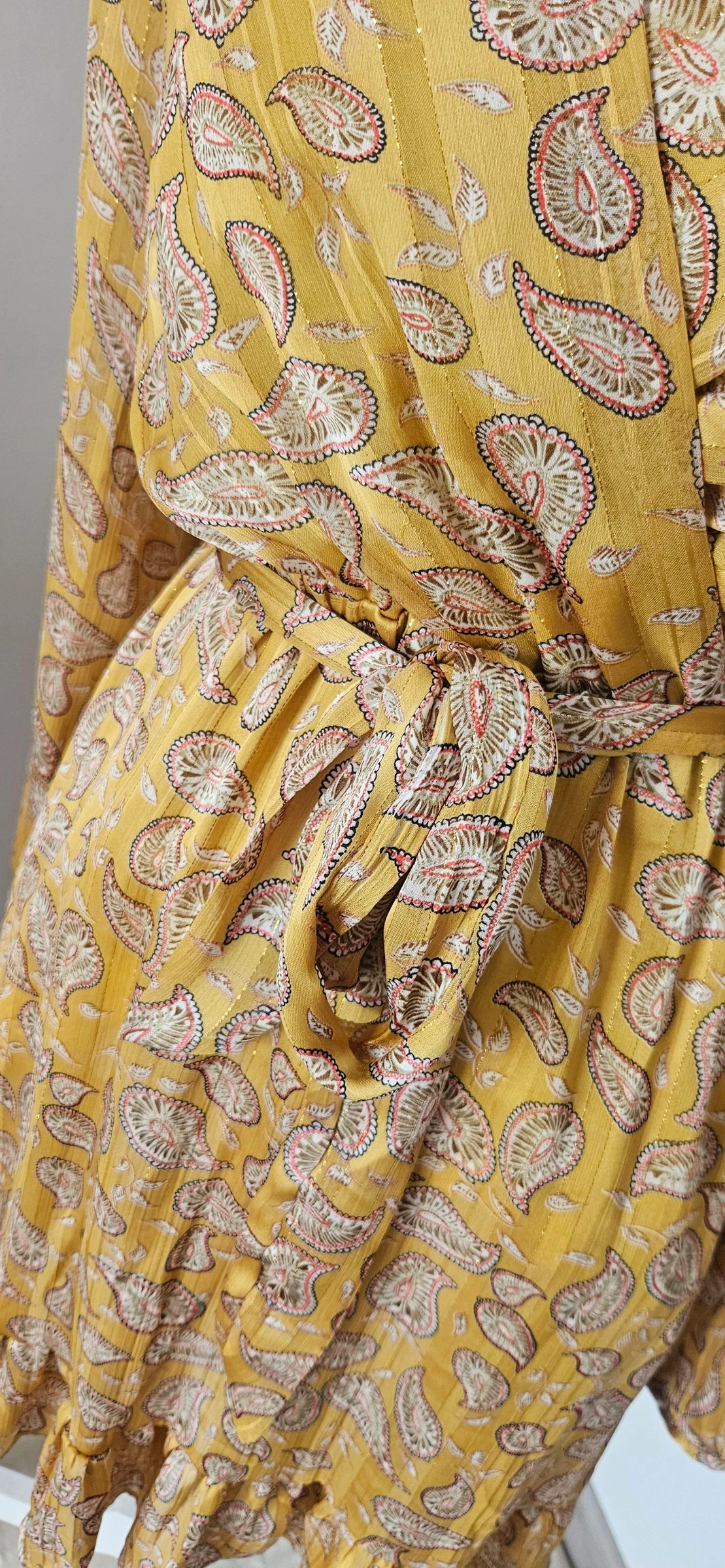 Bonito vestido curto mostarda com padrão de caxemira tamanho S-M – photo 5